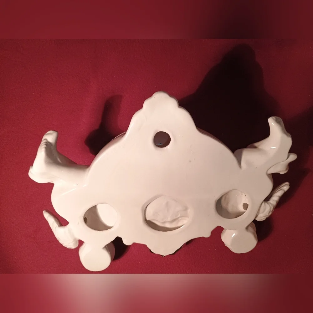 Scioto Ceramics White Ceramic Angel CherunWall Sconce Planter 1989 14x10.5x5.5